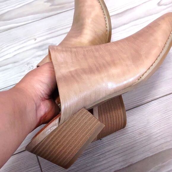 (10-0041) 🔥3/$20🔥  Universal Thread Tan Tara Slip on Sandals Sz 6 - Picture 7 of 10